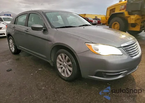 2013 Chrysler 200 Touring z USA, uszkodzony, nr VIN 1C3CCBBB4DN538499